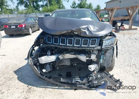 2021 Jeep Compass Latitude 4X4 z USA, uszkodzony, nr VIN 3C4NJDBBXMT584084